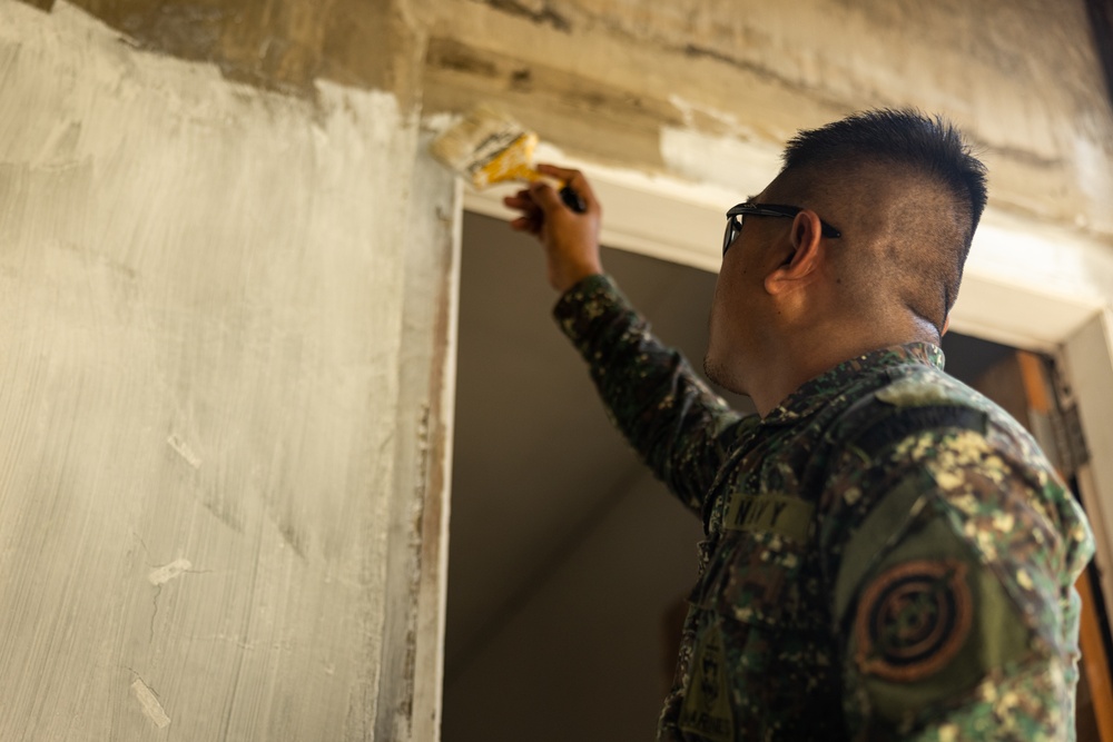 Balikatan 24: 3rd LCT and Philippine Marines Paint a School during MKTSO