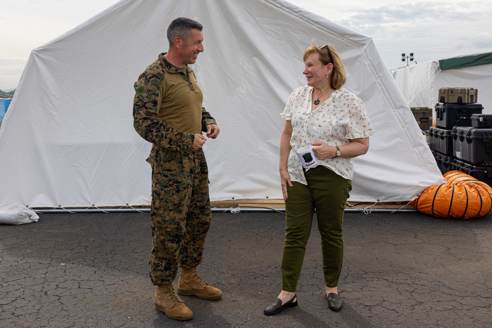 MRF-D 24.3: U.S. Ambassador to Papua New Guinea visits Marines, Sailors