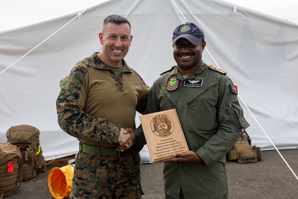 MRF-D 24.3: U.S. Ambassador to Papua New Guinea visits Marines, Sailors