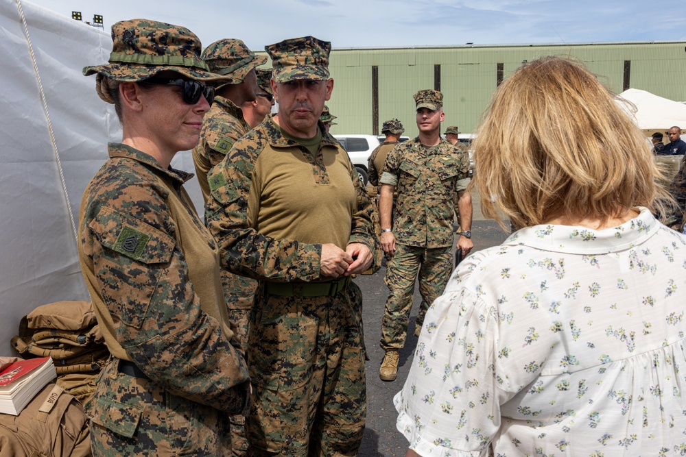 MRF-D 24.3: U.S. Ambassador to Papua New Guinea visits Marines, Sailors