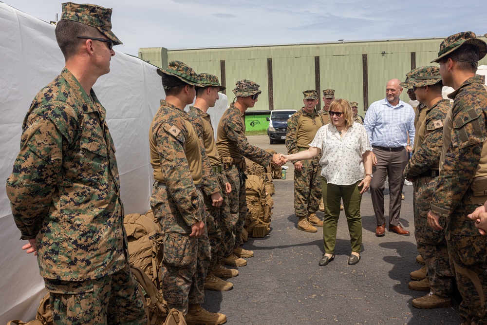 MRF-D 24.3: U.S. Ambassador to Papua New Guinea visits Marines, Sailors