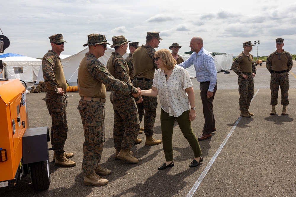 MRF-D 24.3: U.S. Ambassador to Papua New Guinea visits Marines, Sailors