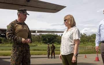 MRF-D 24.3: U.S. Ambassador to Papua New Guinea visits Marines, Sailors