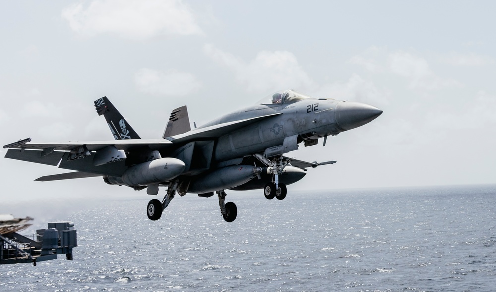 George Washington Conducts F/A-18E/F Flight Operations