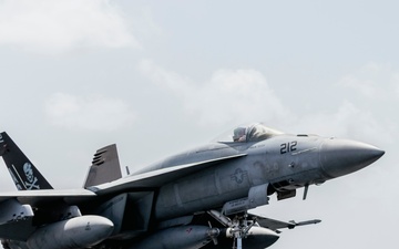 George Washington Conducts F/A-18E/F Flight Operations
