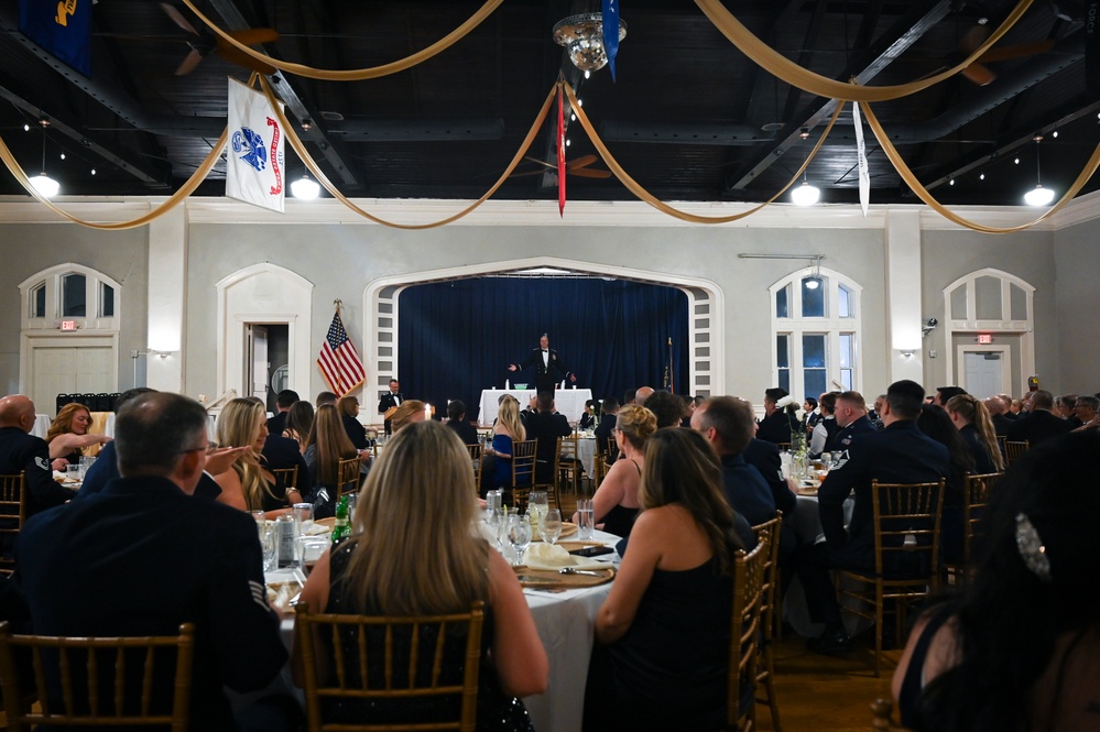 117th ACS hosts 75th Anniversary Dining Out