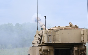 Guard employers view artillery live-fire
