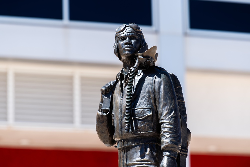 State's last surviving Tuskegee Airman visits Academy for ceremony