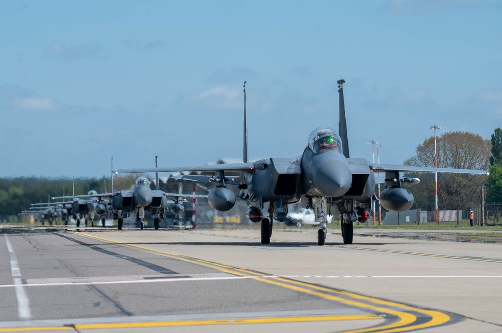 First Group of 494FS F-15's Returns to Lakenheath