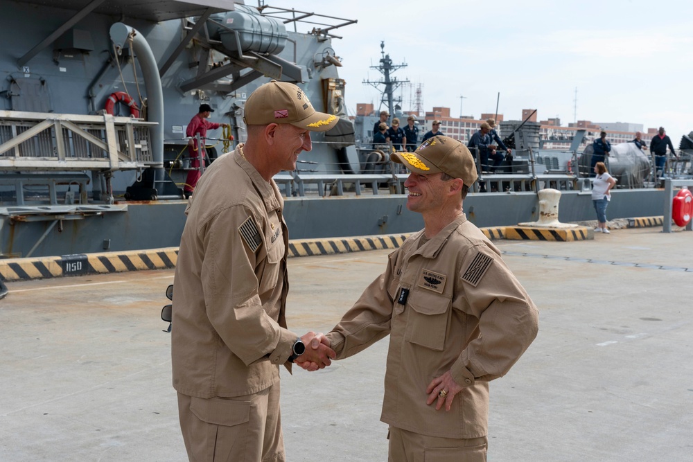 DVIDS - Images - USS Carney (DDG 64) Visits Naval Station Norfolk ...