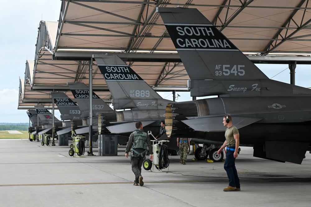 DVIDS - Images - 169th Fighter Wing F-16s takeoff for Sentry Savannah ...