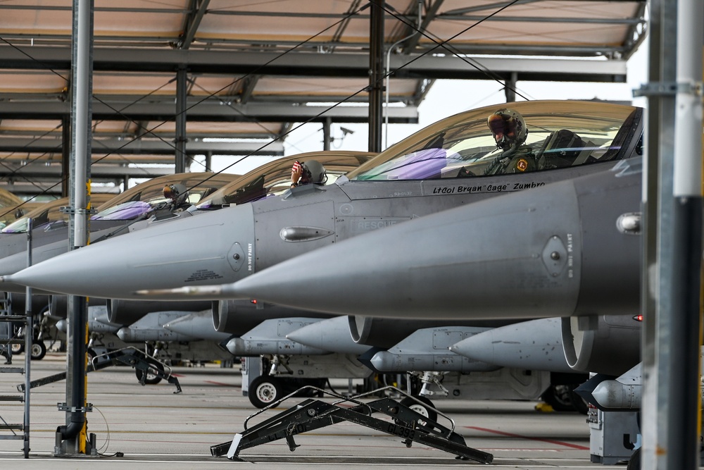 169th Fighter Wing F-16s takeoff for Sentry Savannah 2024