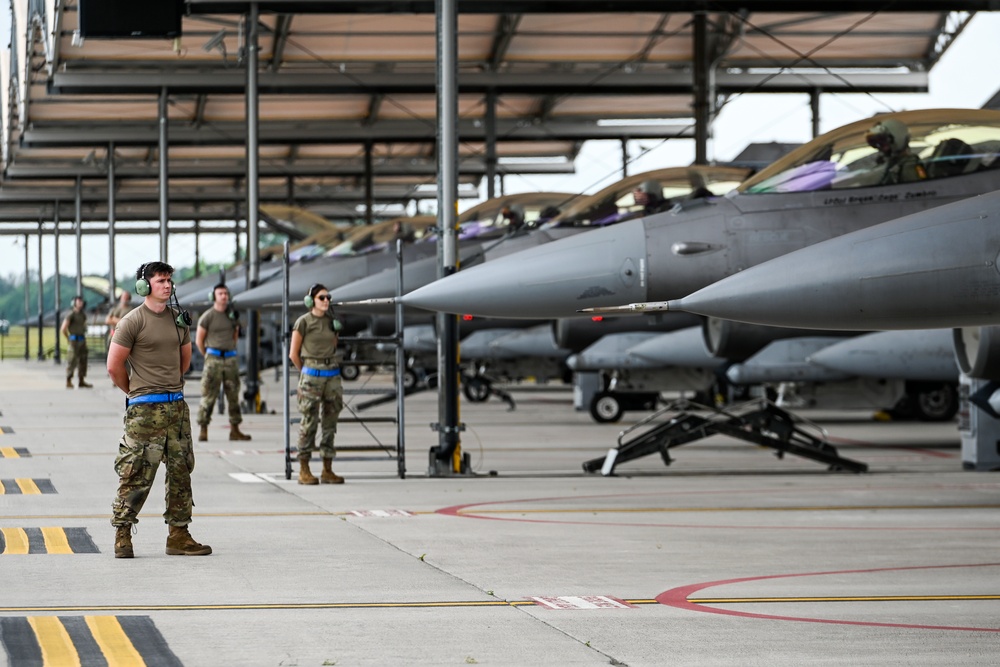 169th Fighter Wing F-16s takeoff for Sentry Savannah 2024