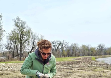 USACE celebrates Earth Day with tree planting at restoration project