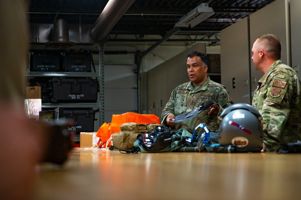 Scarlet Oaks Navy JROTC visits the 121 ARW