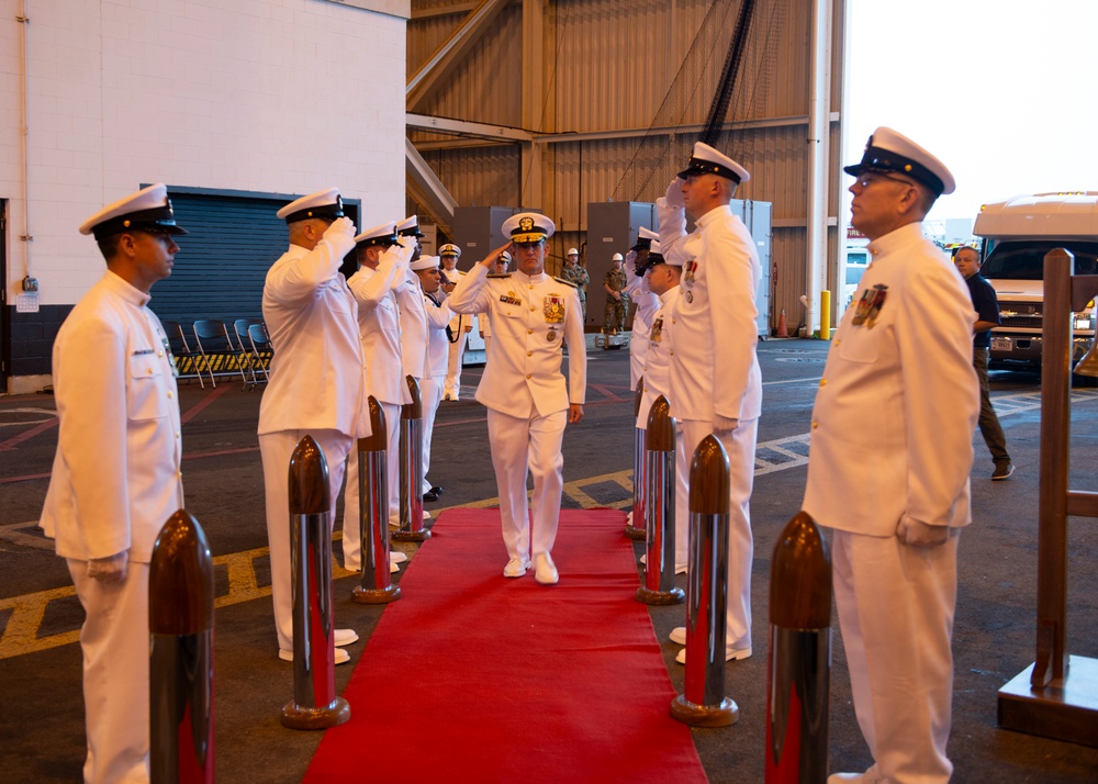 Submarine Group Ten Welcomes New Commander