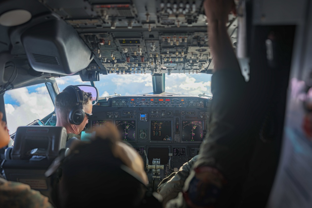 MRF-D 24.3: U.S. Marine Corps C-40A pilots fly Marines, Sailors to Darwin following HADR exercise in Papua New Guinea