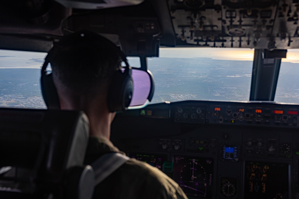 MRF-D 24.3: U.S. Marine Corps C-40A pilots fly Marines, Sailors to Darwin following HADR exercise in Papua New Guinea