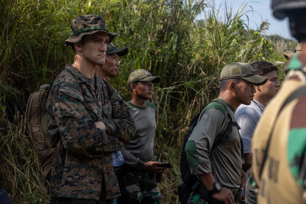 Members of Indonesian Korps Marinir, 1st Recon Bn. Marines conduct live-fire range