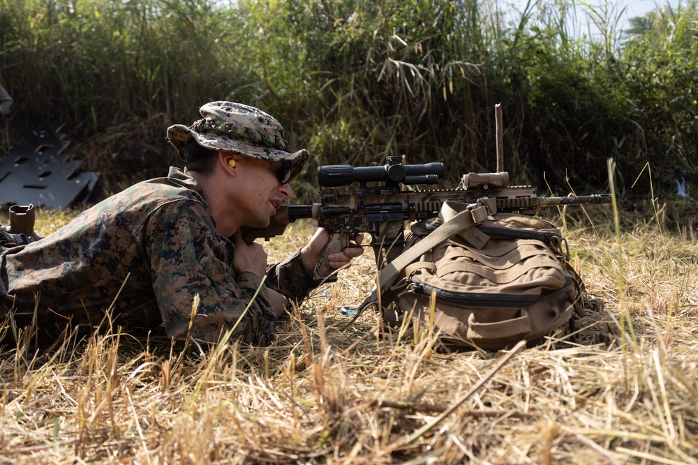 Members of Indonesian Korps Marinir, 1st Recon Bn. Marines conduct live-fire range