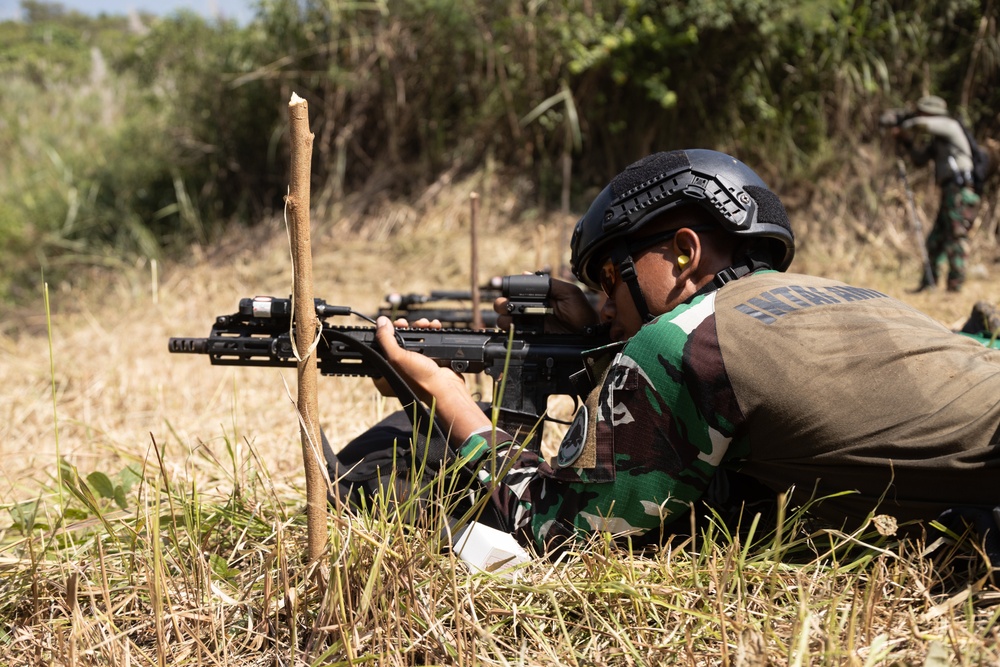 Members of Indonesian Korps Marinir, 1st Recon Bn. Marines conduct live-fire range