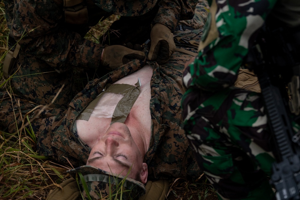 Indonesian Korps Marinir, 1st Recon Bn. Marines exchange casualty care practices