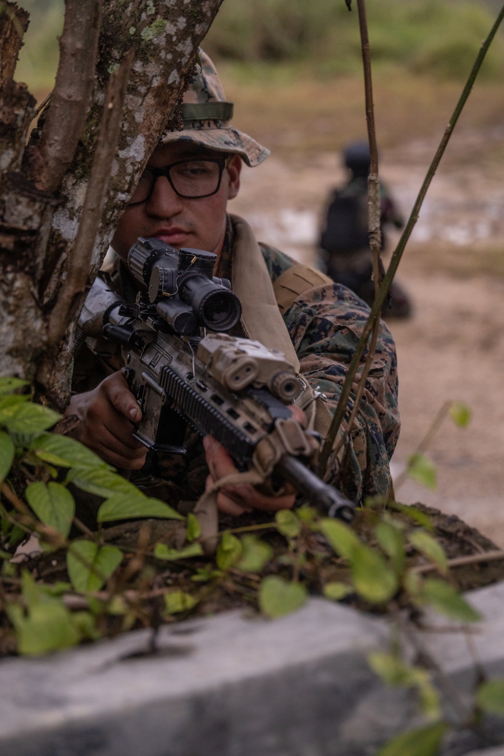 Indonesian Korps Marinir, 1st Recon Bn. Marines exchange casualty care practices