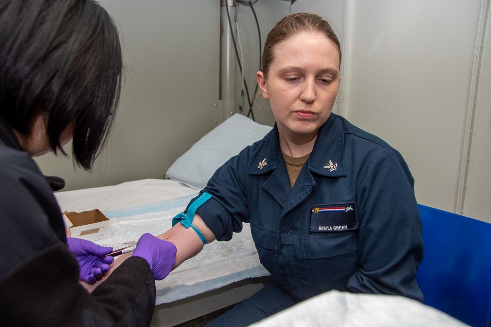 USS Ronald Reagan (CVN 76) conducts a walking blood bank