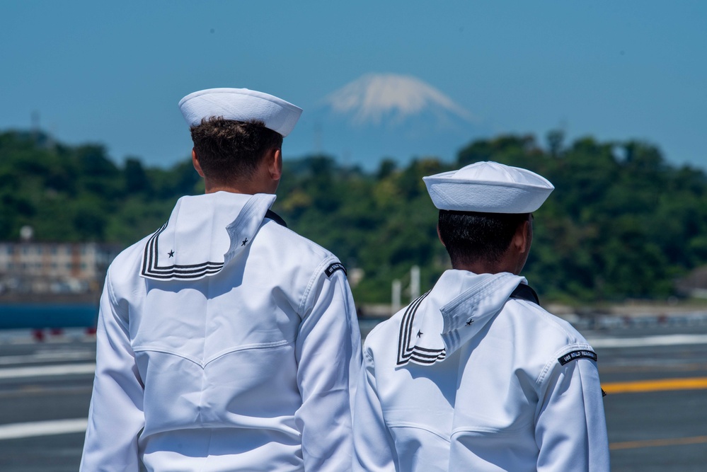 USS Ronald Reagan (CVN 76) returns to Yokosuka, Japan