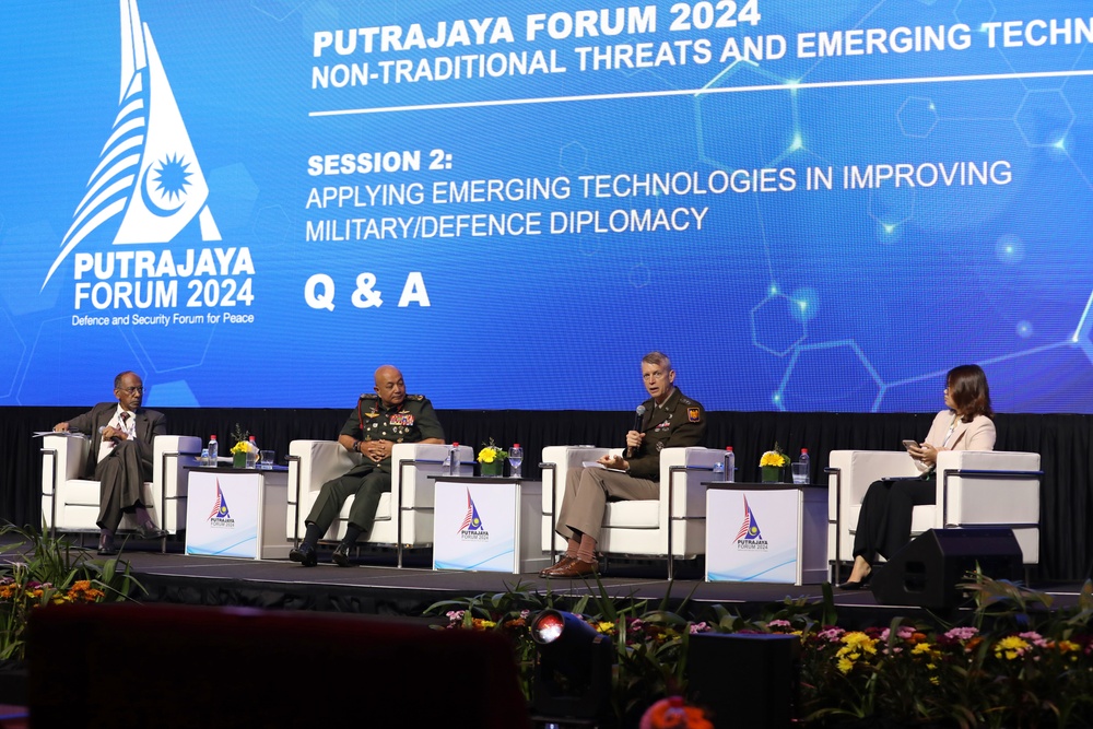 Guard Bureau chief promotes partnerships at Defense Services Asia exhibition