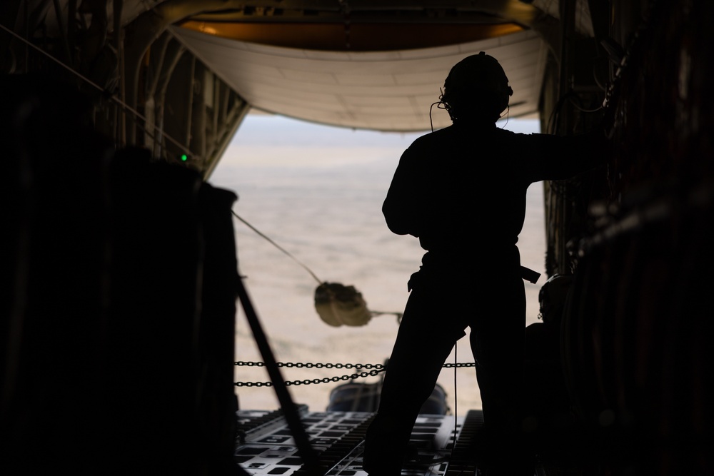 VMGR-153 Marines Conduct Flight Operations in Arizona