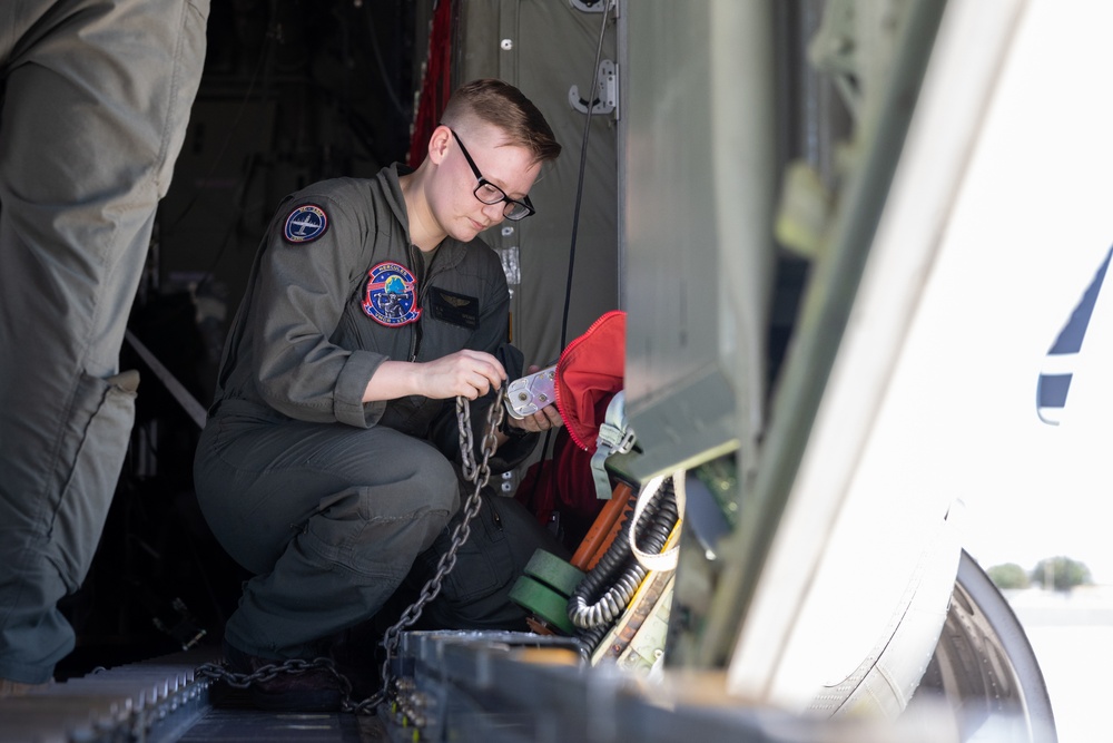 VMGR-153 Marines Conduct Flight Operations in Arizona