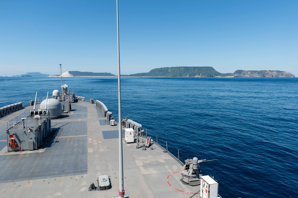 USS BLUE RIDGE CONDUCTS ROUTINE OPERATIONS