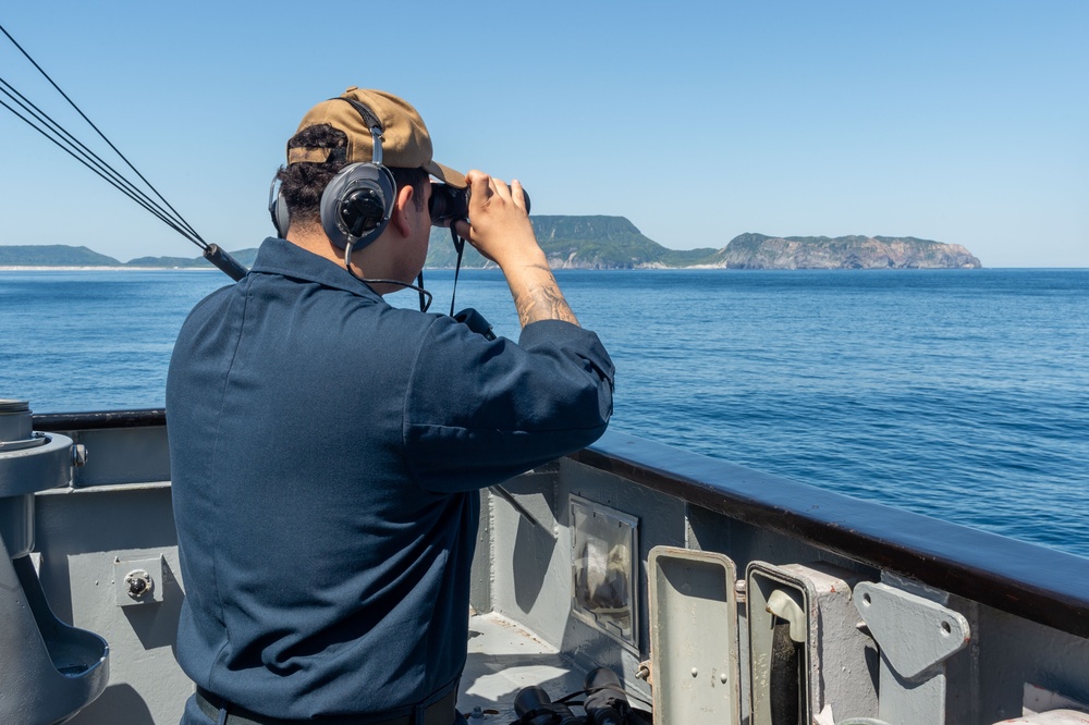 USS BLUE RIDGE CONDUCTS ROUTINE OPERATIONS