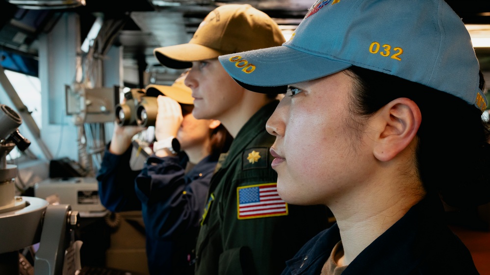 George Washington conducts Bridge Watch Standing Operations