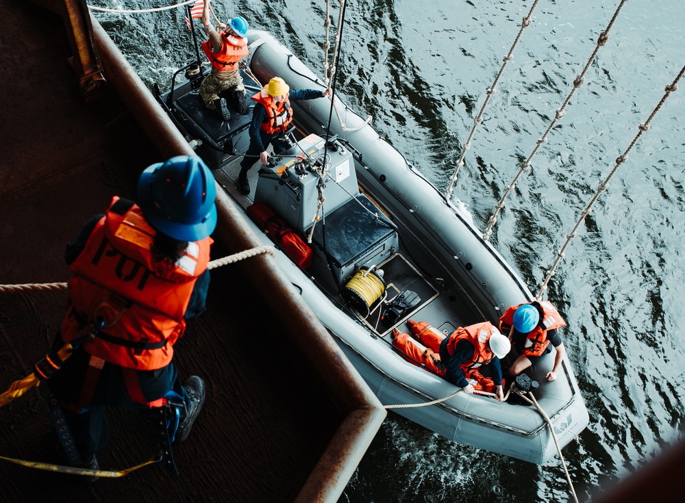 George Washington Sailors conduct RHIB Training