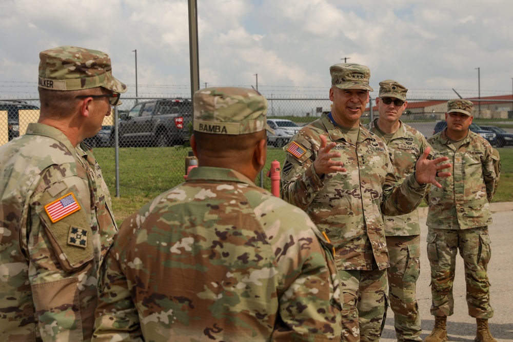 III Armored Corps Commanding General conducts battlefield circulation