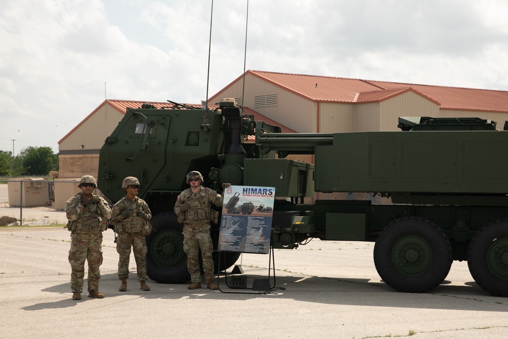 III Armored Corps Commanding General conducts battlefield circulation