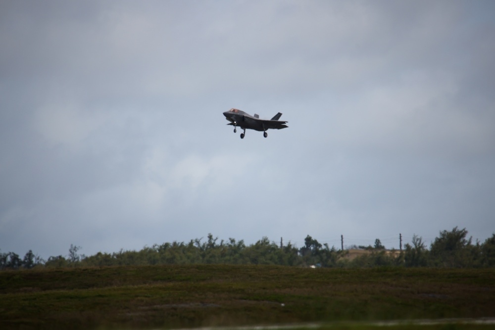 F-35B Lightning IIs land for refueling in Guam