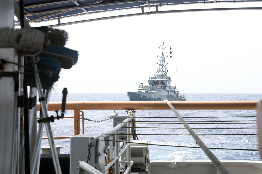 U.S., St. Vincent and the Grenadines coast guards demonstrate tow-haul efficiency at TRADEWINDS 24