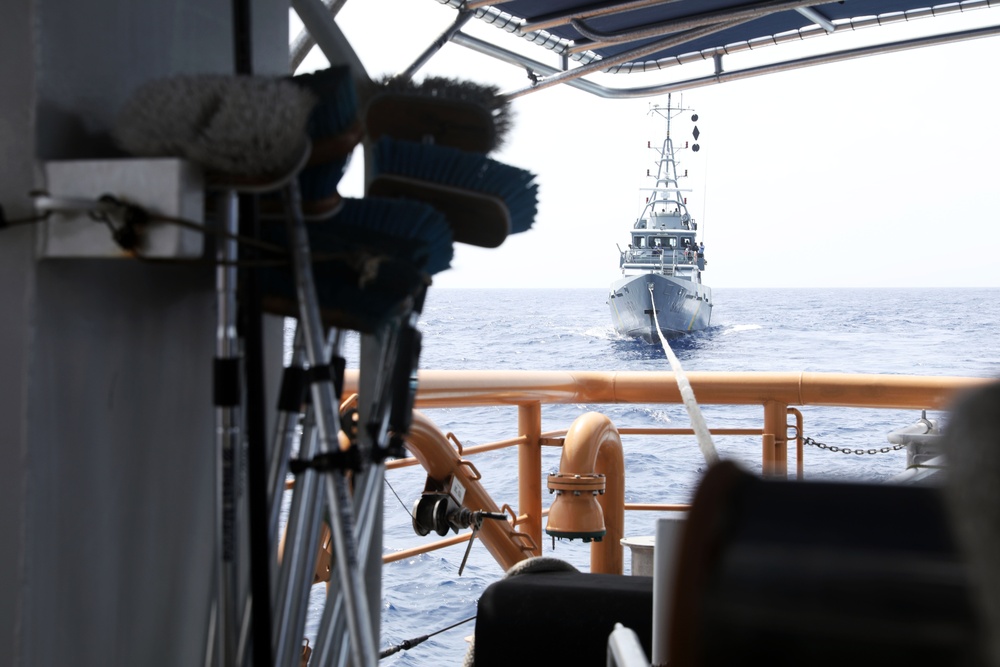 U.S., St. Vincent and the Grenadines coast guards demonstrate tow-haul efficiency at TRADEWINDS 24