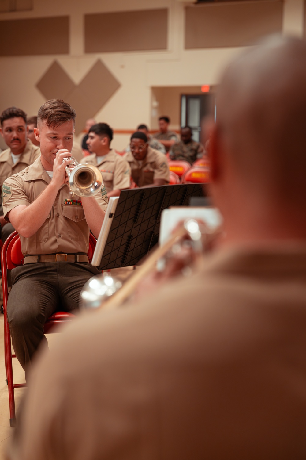 Camp Foster welcomes 15 new US citizens through naturalization ceremony