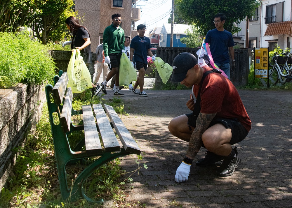 Yokota personnel keep Fussa beautiful in Beautification Event