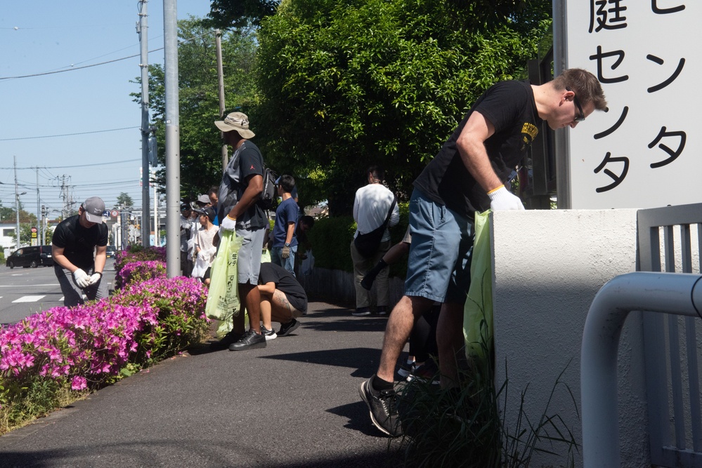 Yokota personnel keep Fussa beautiful in Beautification Event