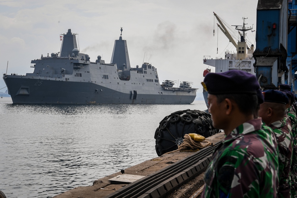 USS Somerset arrives in Bandar Lampung, Indonesia
