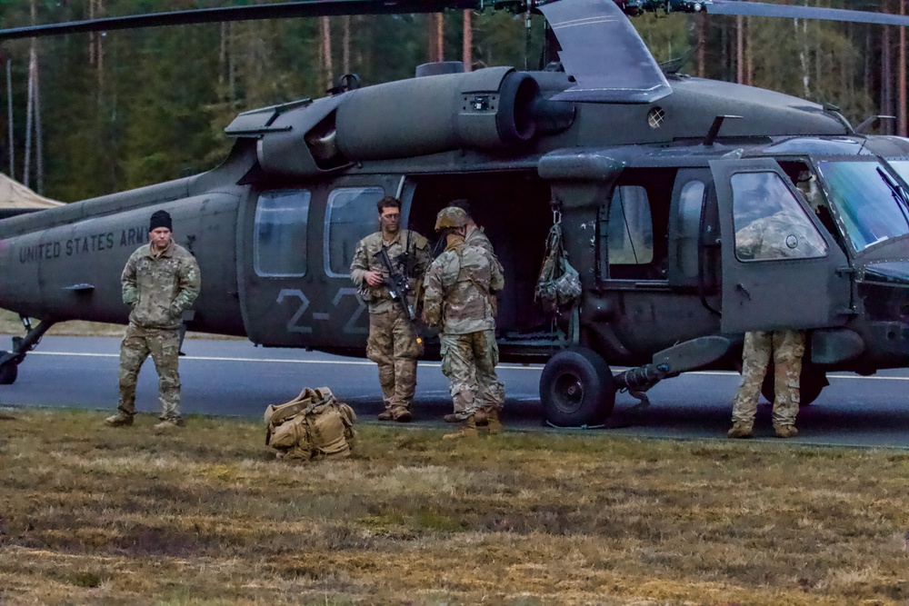 173rd Airborne Brigade Sharpens Skills in Sweden with Cold Load Training Ahead of Swift Response 24 Mission