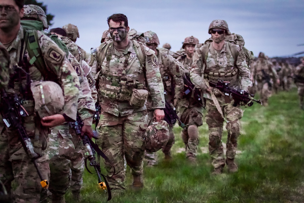 173rd Airborne Brigade Sharpens Skills in Sweden with Cold Load Training Ahead of Swift Response 24 Mission