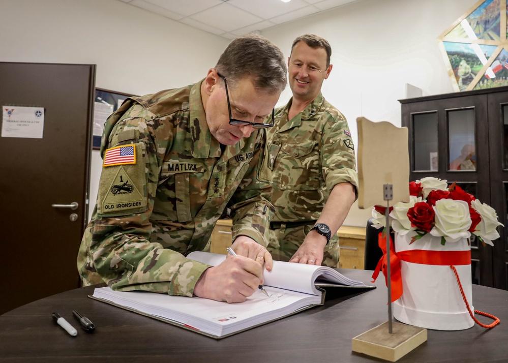 U.S. Army Deputy Chief of Staff For Operations visits V Corps