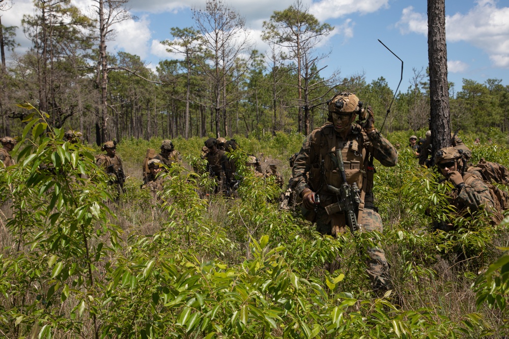 WSP ARG-24th MEU Conducts Amphibious Assault During COMPTUEX