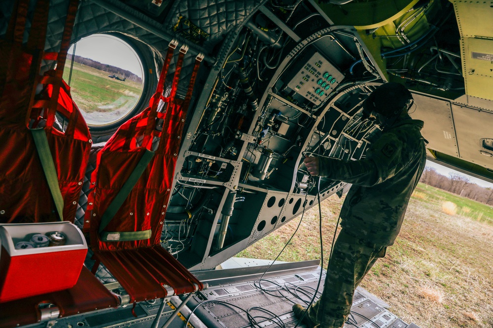 34th ECAB Conducts Helicopter Water Bucket Training with MNDNR